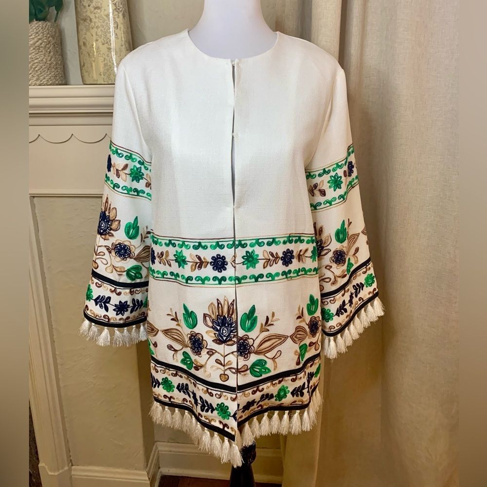 Endless Rose woman’s white floral embroidered fringe jacket size small